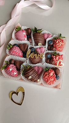 Десерт Клубника в шоколаде